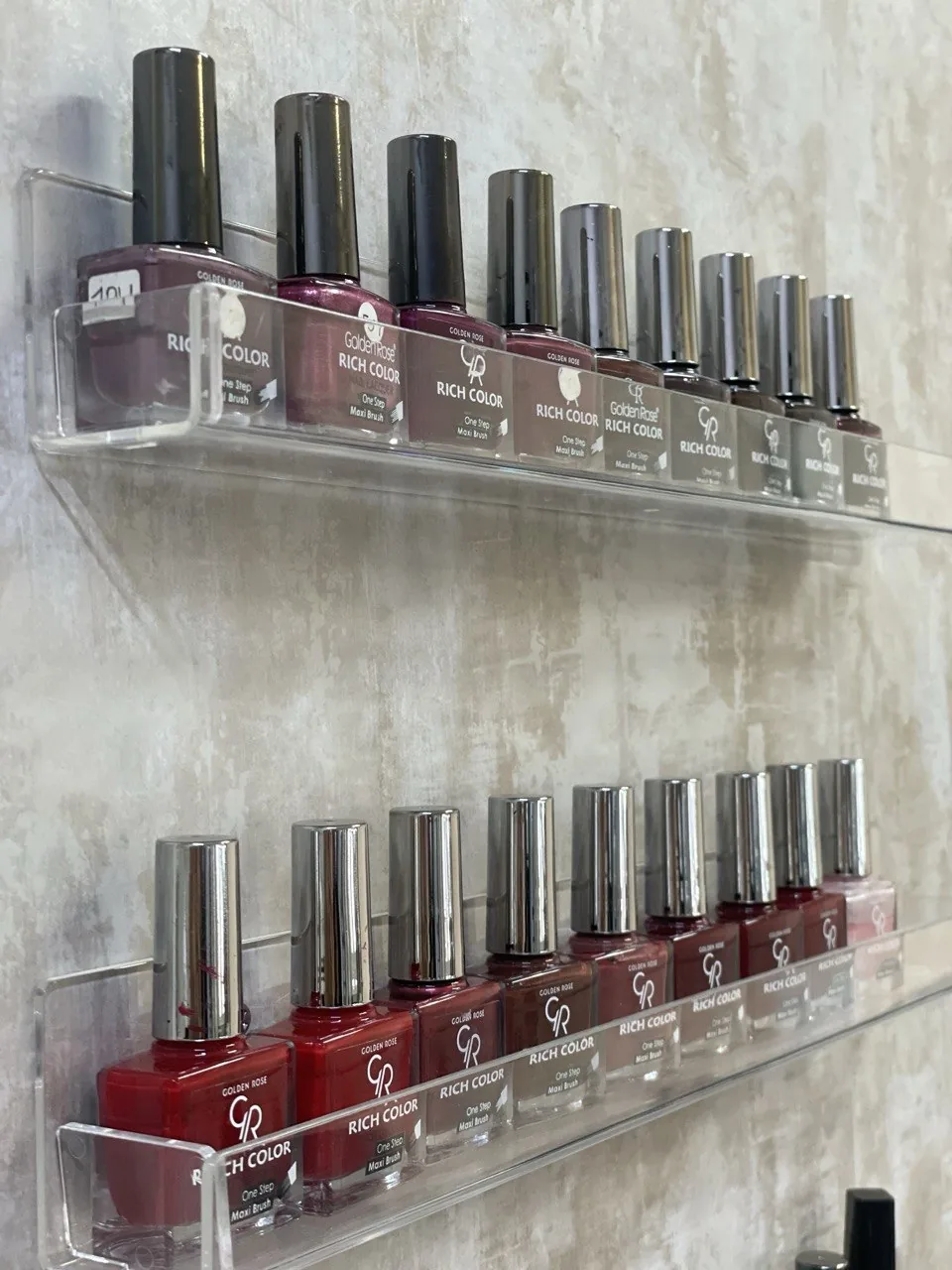 Col·lecció d'esmalts Golden Rose en tons vermells i bordeus